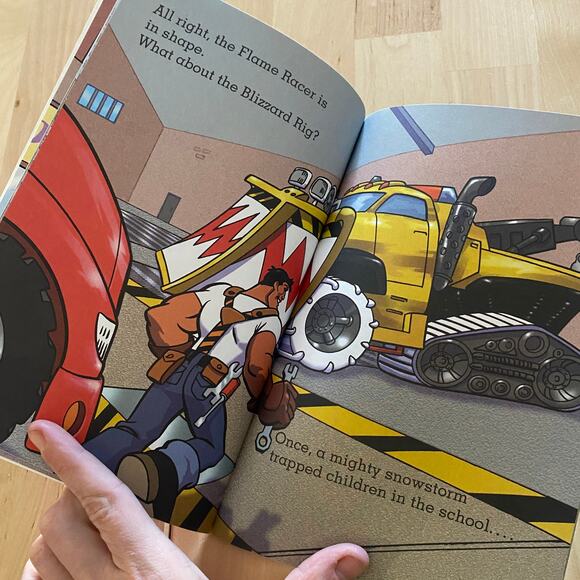 Vintage Tonka Joe & Lego 2 Early Reader Paperback Book Bundle - Picture 9 of 11